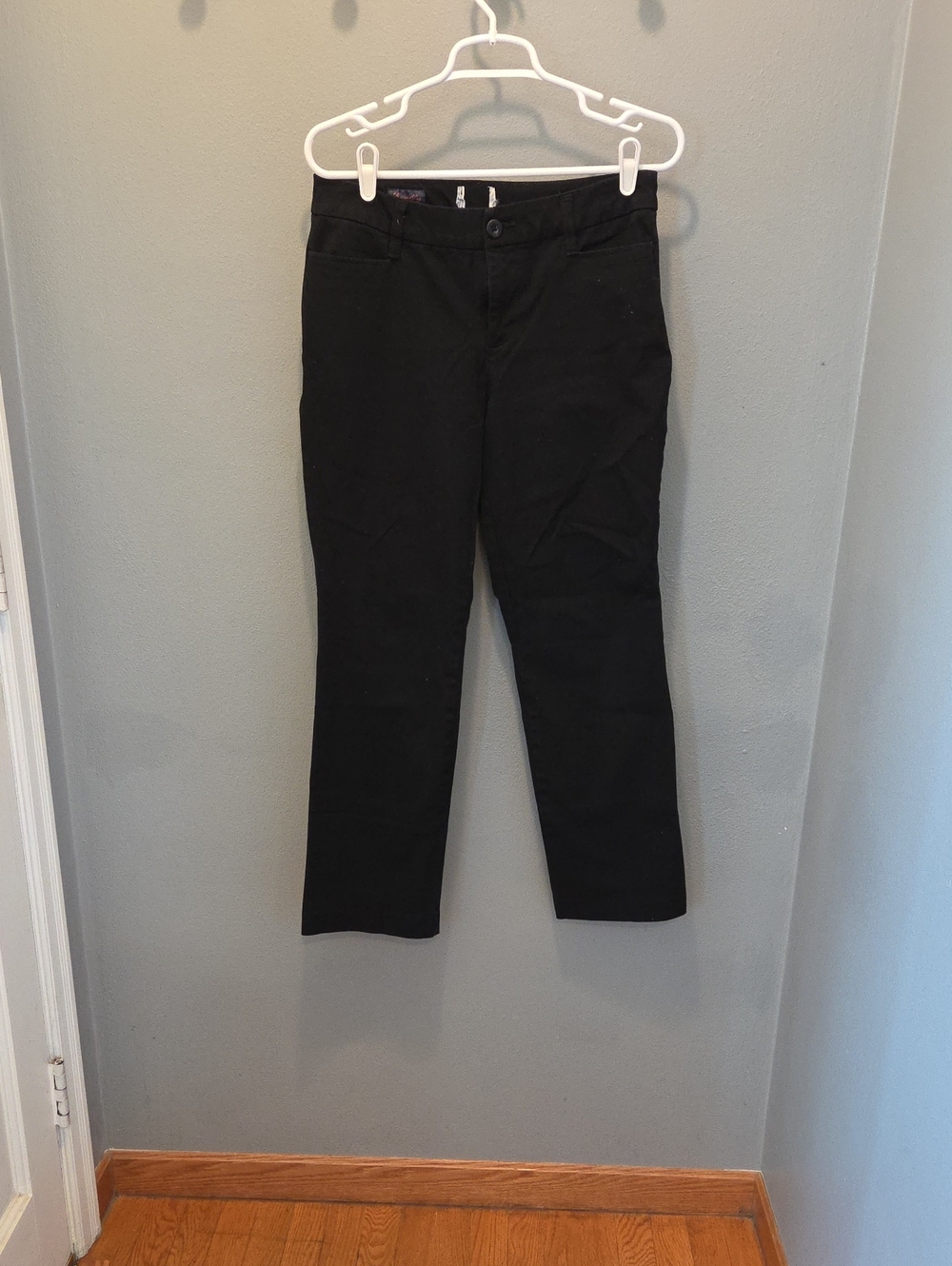 Women's Black Straight-Leg Jeans - Sleek Everyday Style